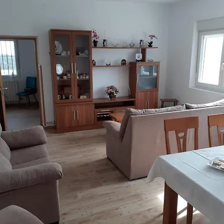 Santillan San Vicente De La Barquera