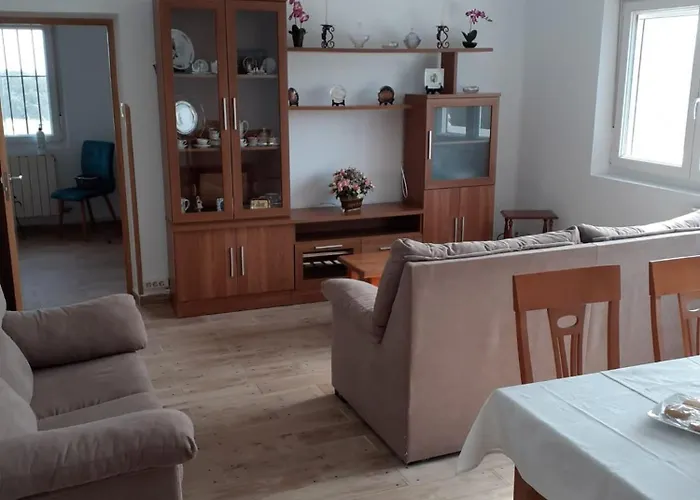 Santillan San Vicente De La Barquera